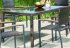 stabiler Gartentisch mit robuster Glasplatte