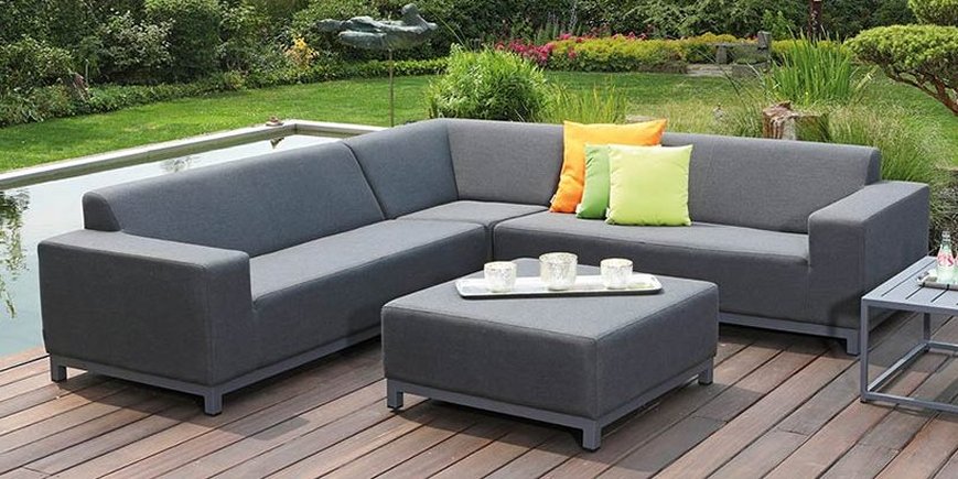 gepolsterte wetterfeste Eckcouch für den Außenbereich