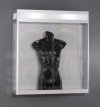 Wandvitrine mit beleuchteter Blende und Innenbeleuchtung