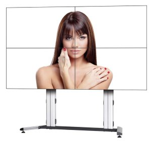 mobile Videowall mit 4 x 55-Zoll-Flatscreen-Bildschirme auf Laufrollen