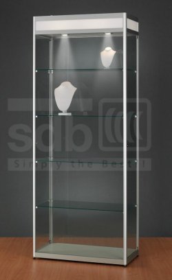 Ladenvitrine mit beleuchtetem Werbebanner